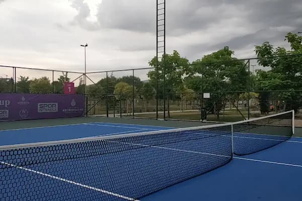 İstanbul Büyükşehir Belediyesi Maltepe Spor Tesisleri - Spor kompleksi - İstanbul Maltepe