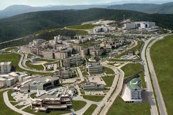 Kocaeli Üniversitesi Umuttepe Kampüsü B Kapısı - Üniversite - Kocaeli İzmit