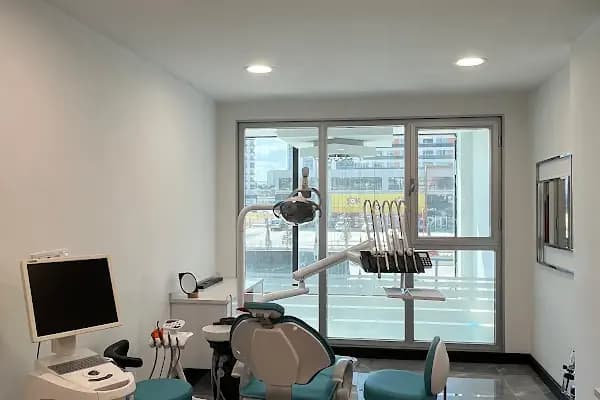 Akademi Diş Eryaman Ağız ve Diş Sağlığı Polikliniği - Diş Kliniği - Ankara Etimesgut