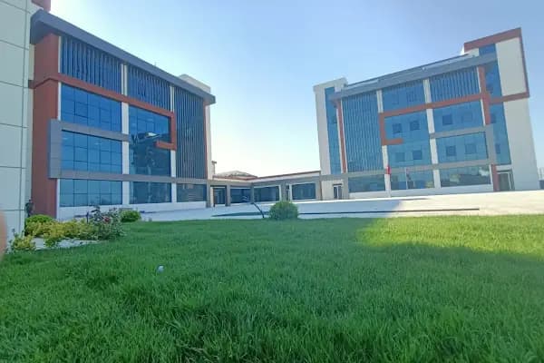 ARNAVUTKÖY BOLLUCA UĞUR OKULLARI KAMPÜSÜ - Okul - İstanbul Arnavutköy