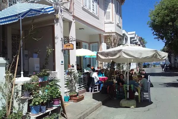 Tiara's Restaurant - Restoran - İstanbul Adalar