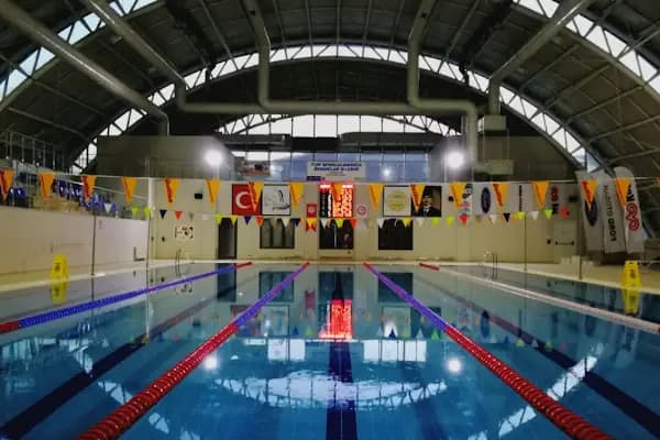 Başiskele Belediyesi Yeniköy Yarı Olimpik Kapalı Yüzme Havuzu - Spor kompleksi - Kocaeli Başiskele