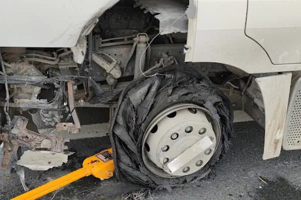 BOLLUCA OTO LASTİK YOL YARDIM - Oto Lastik Dükkanı - İstanbul Ataşehir