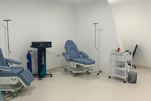 Dr.Murat ÜNLÜ - WESIA Klinik Fitoterapi, Ozon, PRP, Akupunktur, Hacamat, Sülük, Proloterapi - Doktor - İzmir Narlıdere