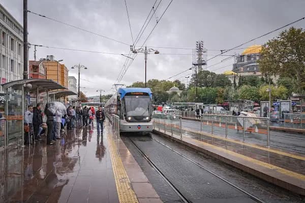 Beyazıt - Tramvay Durağı - İstanbul Esenyurt