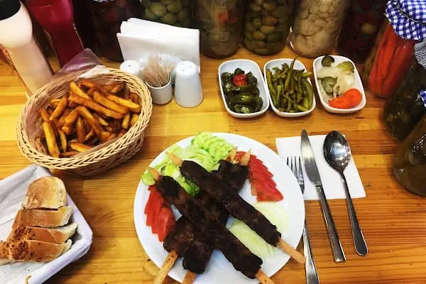 Kardeş Payı Kahvaltı Köfte Kokoreç - Izgara - Sakarya Serdivan
