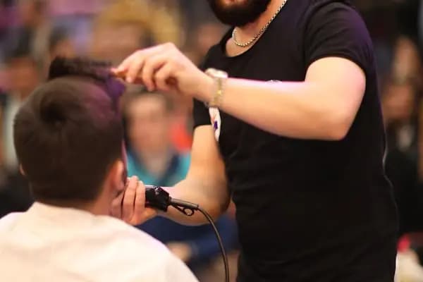 SALOON H&amp;S ERKEK KUAFÖRÜ - Kuaför - Eskişehir Tepebaşı