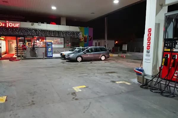 TotalEnergies İstasyonu - Benzin İstasyonu - İzmir Gaziemir