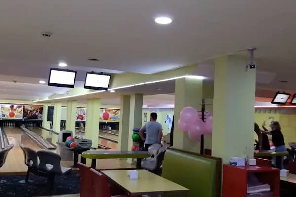 CRAZY BOWLİNG &amp; KARAOKE &amp; BİLARDO - Eğlence Merkezi - İstanbul Üsküdar