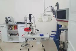 Dr. Turhan Alçelik Sarı Nokta Kliniği