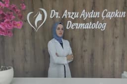 UZM. DR. ARZU AYDIN ÇAPKIN, TRABZON DERMATOLOJİ UZMANI I GÜZELLİK MERKEZİ