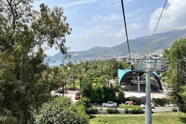Alanya Belediyesi 100. Yıl Atatürk Parkı - Park - Antalya Alanya