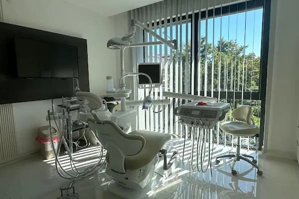 DİŞ HEKİMİ ZEYNEP İREM SEZER / DİŞ HEKİMİ ŞEVKETHAN AKDAĞ - Diş Kliniği - Antalya Döşemealtı