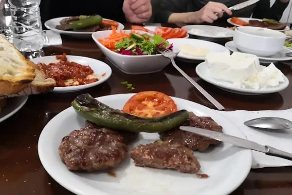 Köfteci İsmail - Restoran - Bursa İnegöl