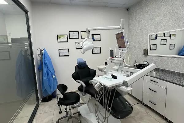 Diş Hekimi Hasretnur Koca - Diş Kliniği - İstanbul Maltepe
