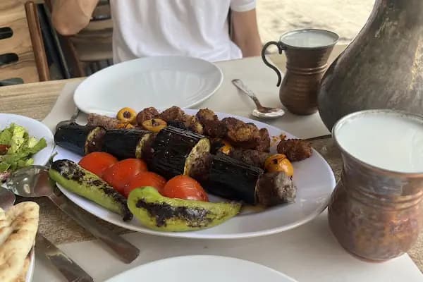Tarihi Bey Kebapçısı - (Gülenyüz) İsmail Şef - Kebap Restoranı - Gaziantep Araban