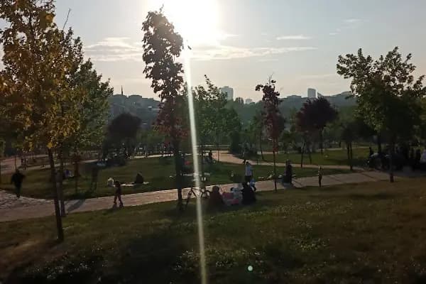 Deprem Parkı - Park - İstanbul Esenler