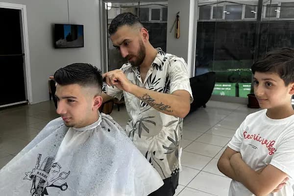 SALON ARAS - Berber Dükkanı - İstanbul Küçükçekmece