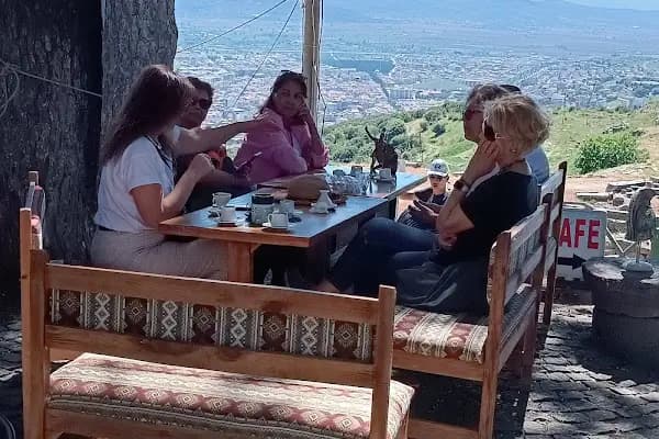 Pergamon acropolis cafe - Kahve dükkanı - İzmir Bergama