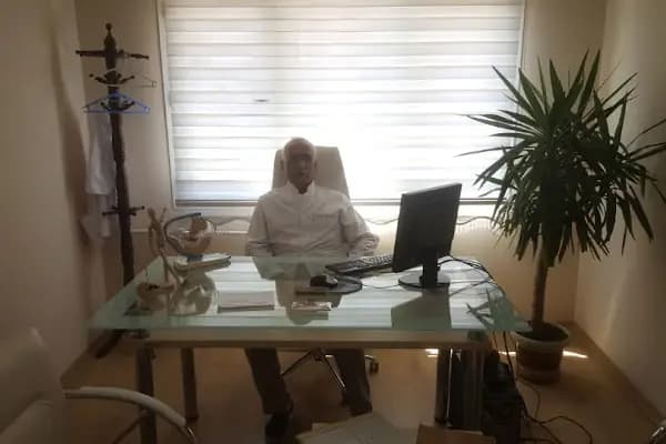 Opr. Dr. H. Zeki Uzun - Doktor - İzmir Balçova