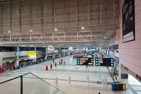 İç Hatlar Terminali - Otobüs Durağı - Antalya Aksu