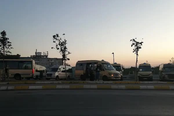 Küçükçekmece Kavşağı - Otobüs Durağı - İstanbul Küçükçekmece
