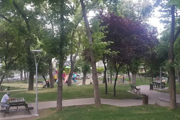 Hasan Esat Işık Parkı - Park - Ankara Altındağ