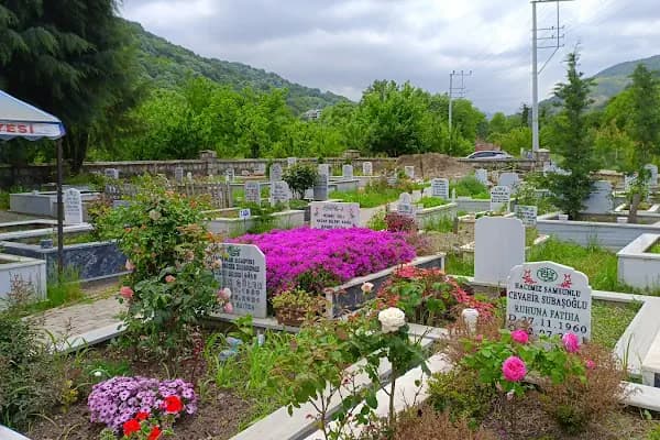 İhsaniye 17 Ağustos Mezarlığı - Mezarlık - Kocaeli Gölcük