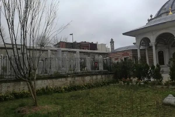 Gülustu Kadın Efendi Türbesi - Tapınak - İstanbul Fatih