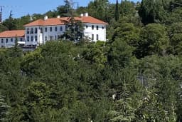 British Embassy Ankara (Birleşik Krallık Ankara Büyükelçiliği)