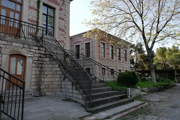 Firdevs Hatipoğlu Polikliniği - Hastane - Balıkesir Karesi