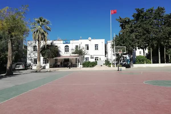 Cumhuriyet Ortaokulu - Okul - Muğla Bodrum