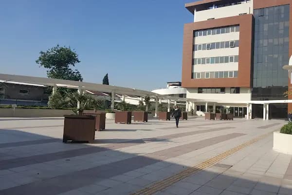 Yaşar Üniversitesi - Özel Üniversite - İzmir Bornova