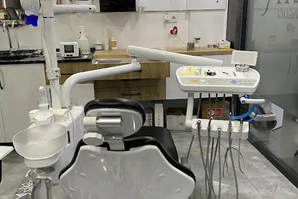Özel Familya Diş Ağız ve Diş Sağlığı Polikliniği - Diş Kliniği - İstanbul Bağcılar