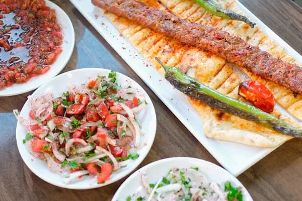 Dürümcü inegöl dürüm / Altın şiş Dürüm Restoranı / Yemek Siparişi / Hızlı Paket Servis - Dürüm Restoranı - Bursa Nilüfer