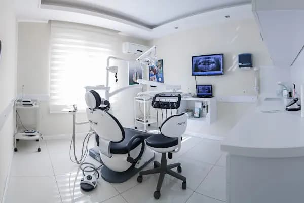 Diş Hekimi İbrahim Türker - Diş Kliniği - Antalya Alanya