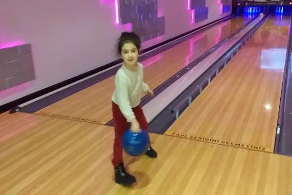 Game Machine - Bovling salonu - Antalya Muratpaşa