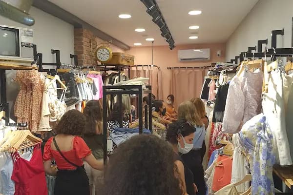 Deniz butik alaçatı - Giyim mağazası - İzmir Çeşme