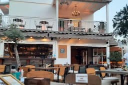 aksak pub cafe