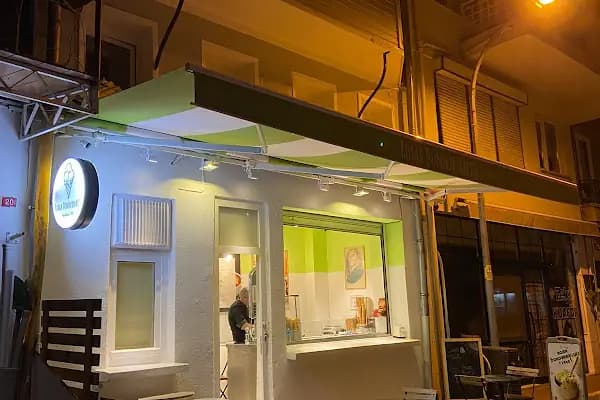 Madam Sofia Cafe &amp; Bar - Kafe - İstanbul Adalar