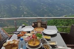 Akçaabat Horon Köfte &amp; Balık Restaurant