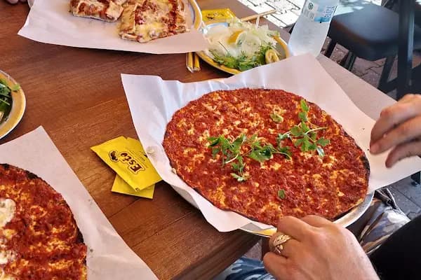 Esto Lahmacun - Dünyanın En İyi Lahmacunu ® - Aile restoranı - İstanbul Avcılar