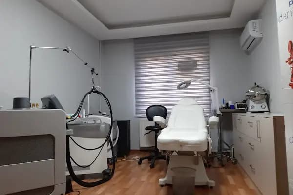 Doç. Dr. Tarık Çavuşoğlu | Vaser Liposuction, Yağ Aldırma, Kalça Estetiği - Estetik Cerrahi Kliniği - Ankara Çankaya