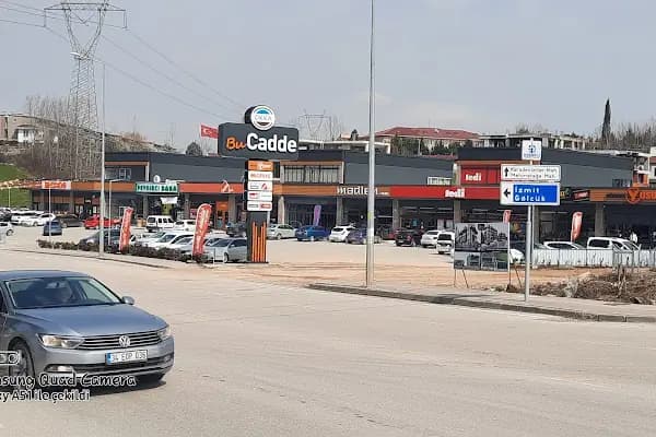 Okka bu cadde - Alışveriş merkezi - Kocaeli Başiskele