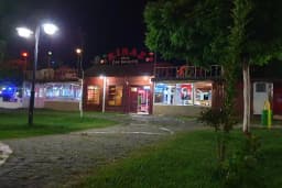 Kiraz Aile Çay Bahcesi