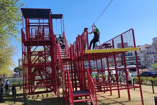 Karşıyaka Çocuk Oyun Macera Parkı - Çocuklar İçin Eğlence Merkezi - İzmir Bornova