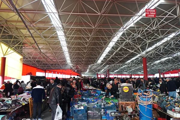 Ataşehir Belediyesi Barbaros Kapalı Pazar Yeri - Bit pazarı - İstanbul Çekmeköy