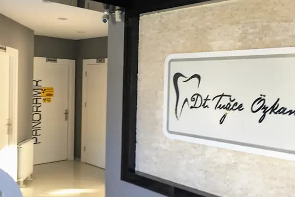 Diş Hekimi Tuğçe ÖZKAN - Elmalı Dent Diş Polikliniği - Diş Kliniği - Antalya Elmalı