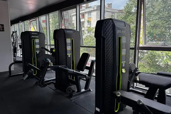 Fitness Life - Spor salonu - İstanbul Küçükçekmece