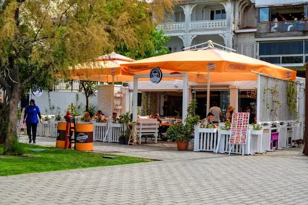 Madam Sofia Cafe &amp; Bar - Kafe - İstanbul Adalar